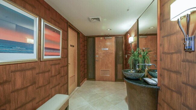 Building Photo - 526 Pacific Ave