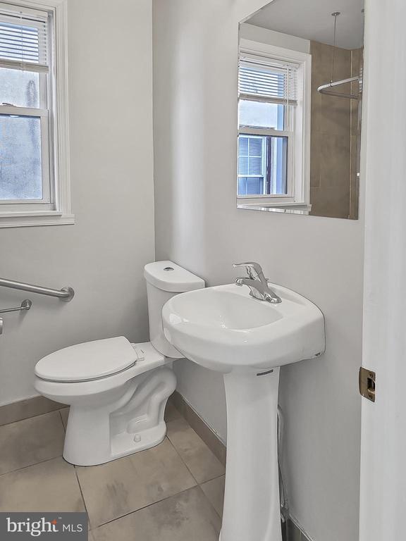 Building Photo - 637 N 32nd St