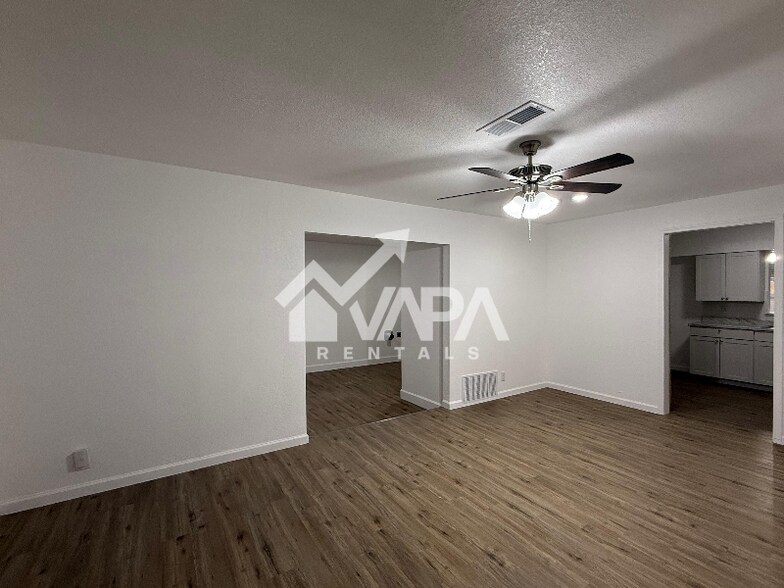 Building Photo - 943 Weizmann St