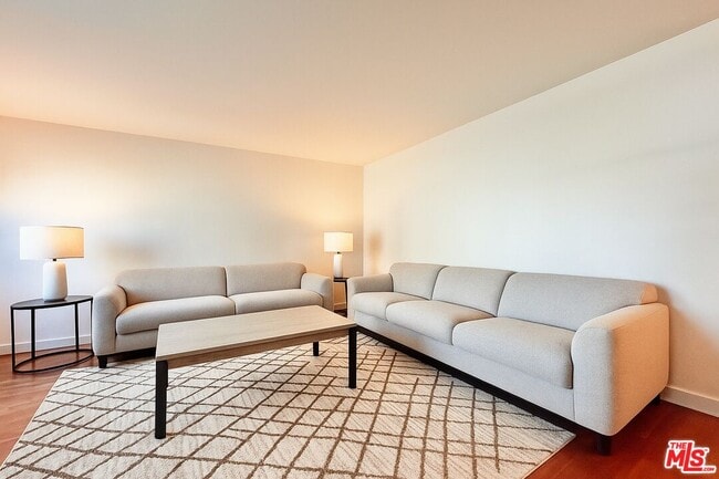 Building Photo - 10655 Wilshire Blvd