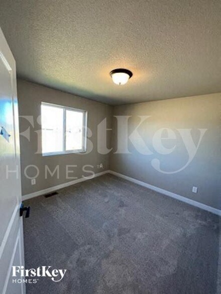 Building Photo - 10190 Luneth Dr