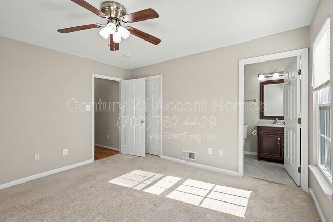 Building Photo - 968 Harrison Cir