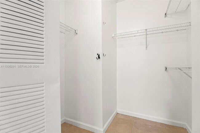 Building Photo - 1919 Van Buren St