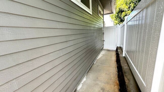 Building Photo - 3152 Kaimuki Ave