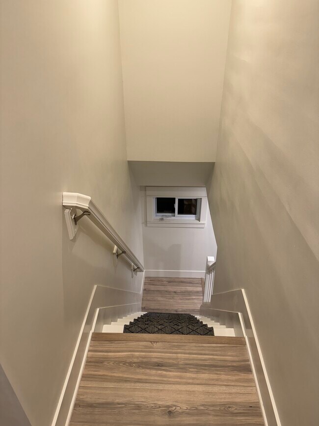 Building Photo - 1612 N Star Ave