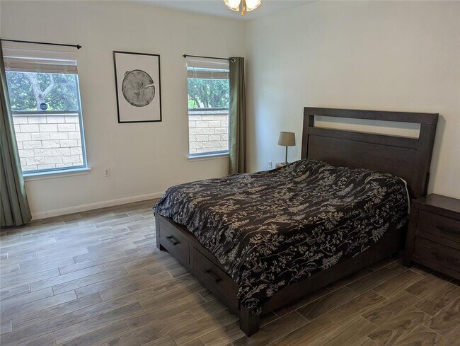 Building Photo - 3801 Bronco Bend Loop