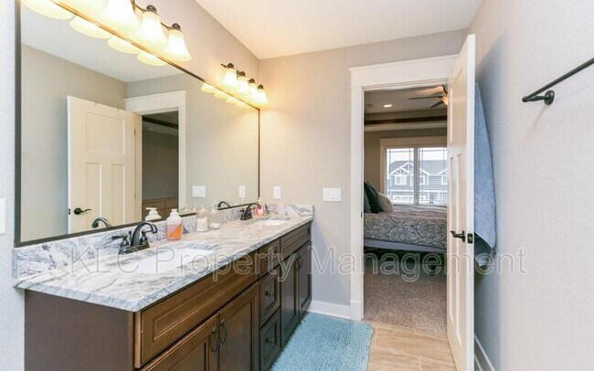 Building Photo - 760 NE Traverse Dr