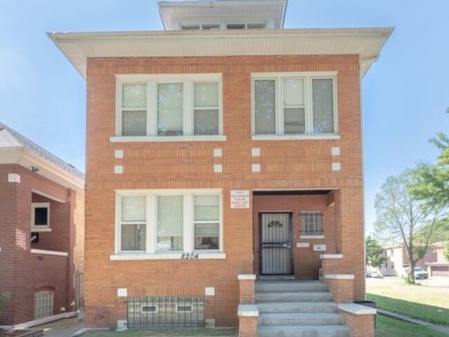 Primary Photo - 8204 S Marquette Ave