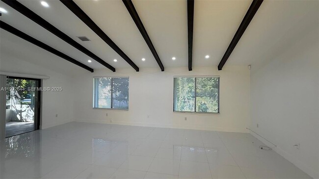 Building Photo - 17010 SW 93rd Ave