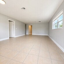 Building Photo - 1570/1572 CYPRESS DR