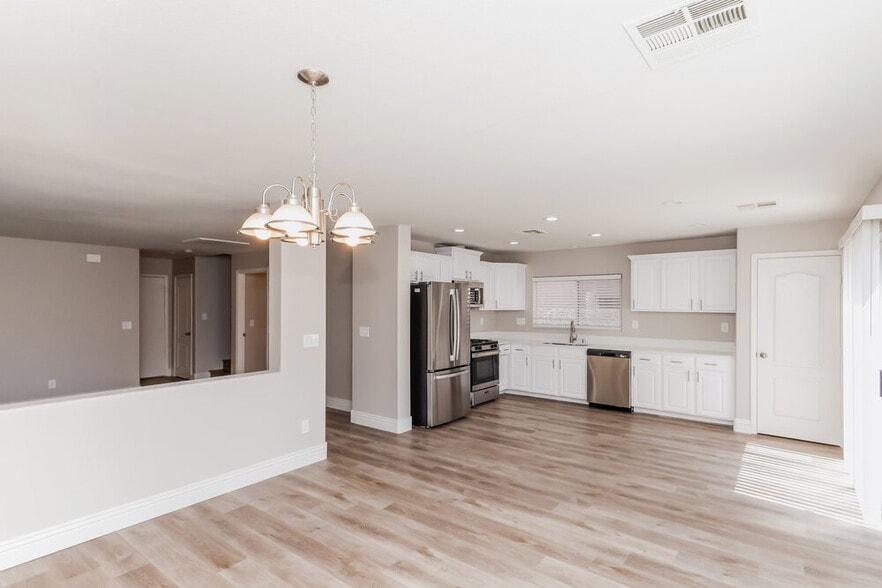 Building Photo - 7450 Easingwold Dr