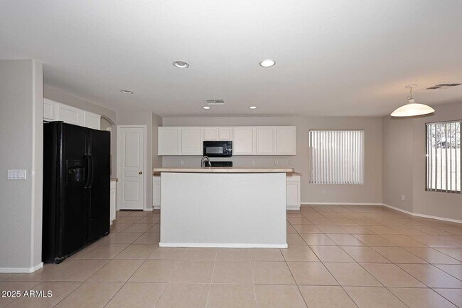 Building Photo - 29237 N Yellow Bee Dr