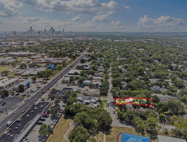 Building Photo - 4702 Rosedale Ave