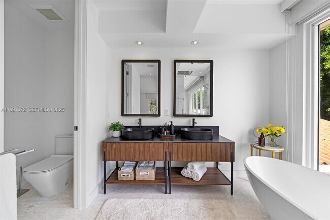 Building Photo - 575 Bay Point Rd