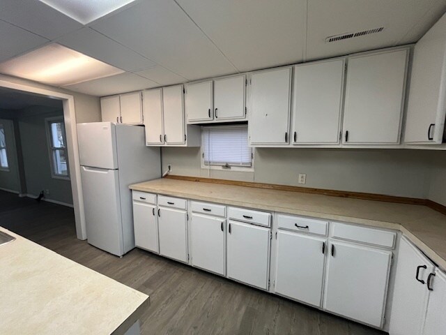 Building Photo - 608 E 4th St