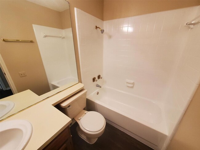 Building Photo - Move in ready home in Mesquite!