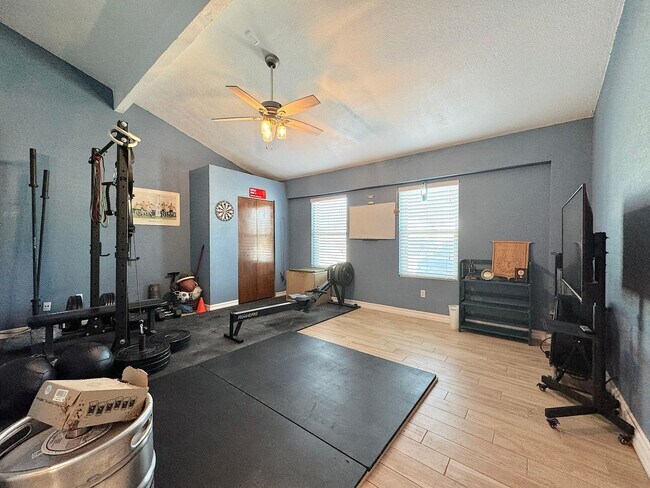 Building Photo - 6851 Amposta Dr