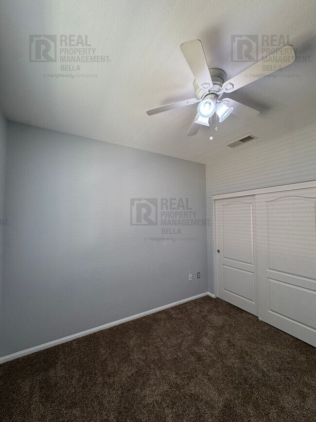 Building Photo - Resort-Style Living Awaits in This Spacious Canyon Hills 3-Bedroom Condo