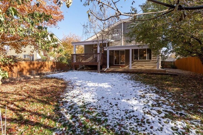 Building Photo - AMAZING 4 Bed 4 Bath Single Family Home in...