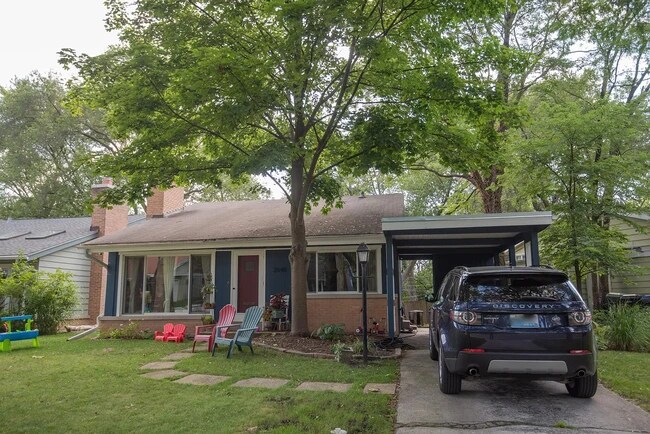 Primary Photo - 2648 Hillside Ln