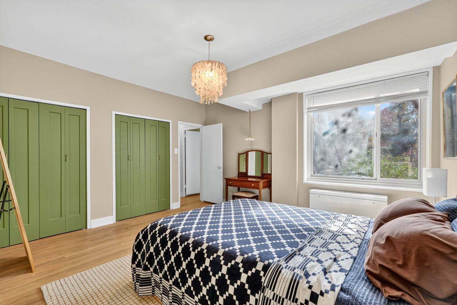 Master Bedroom - 4000 Tunlaw Rd NW