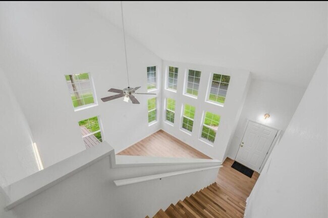 Building Photo - 1515 Mills Dr
