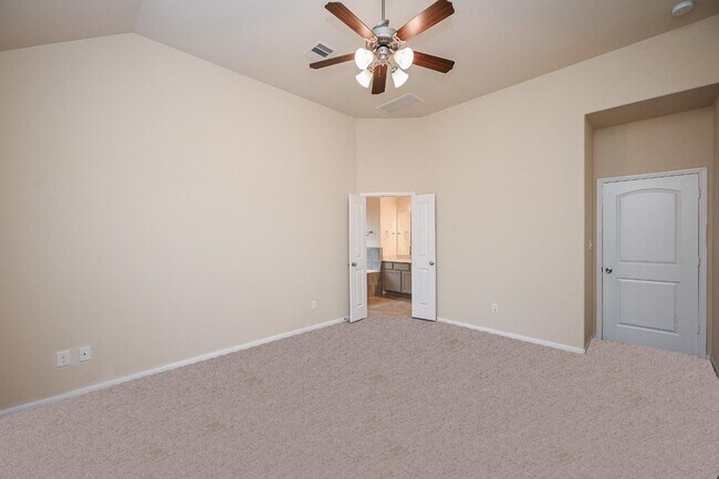 Building Photo - 23919 Villa Lisa Dr