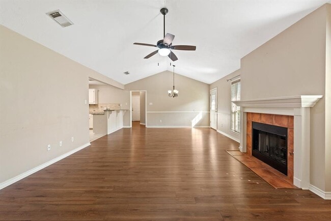 Primary Photo - 1009 Lincoln Ave