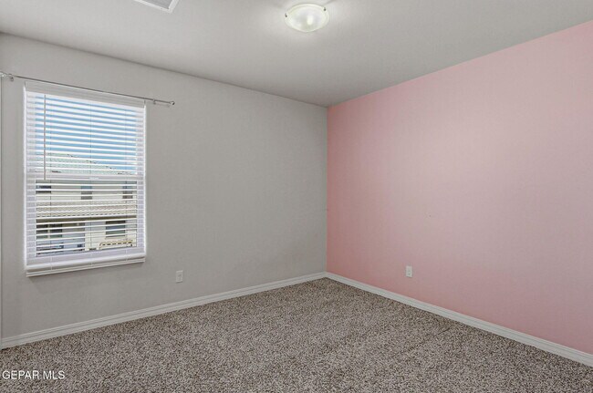 Building Photo - 7509 Enchanted Pk Dr