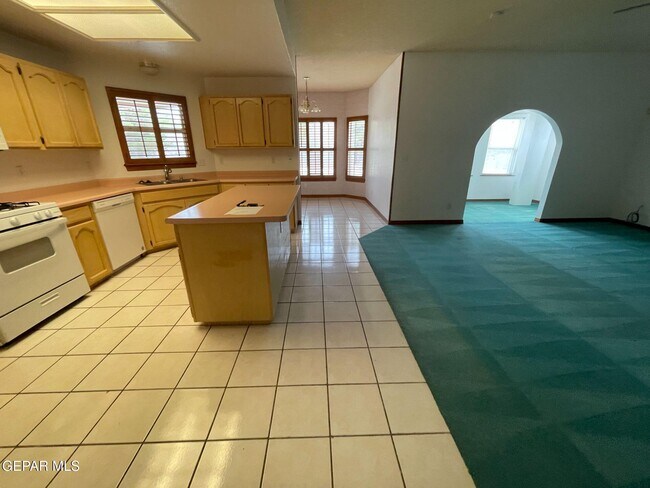 Building Photo - 6851 Rock Canyon Dr