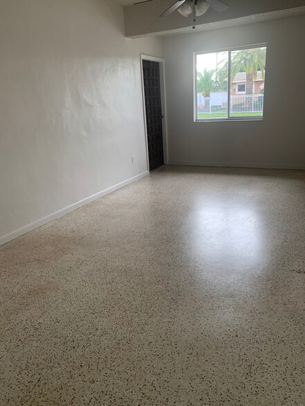 Building Photo - 5355 W 5th Ave