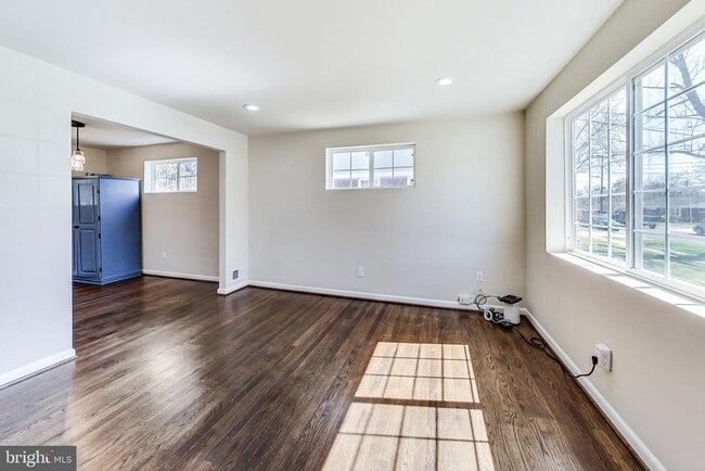 Building Photo - 4617 Creek Shore Dr