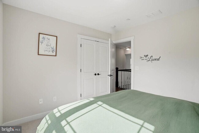 Building Photo - 722 Whitneys Landing Dr