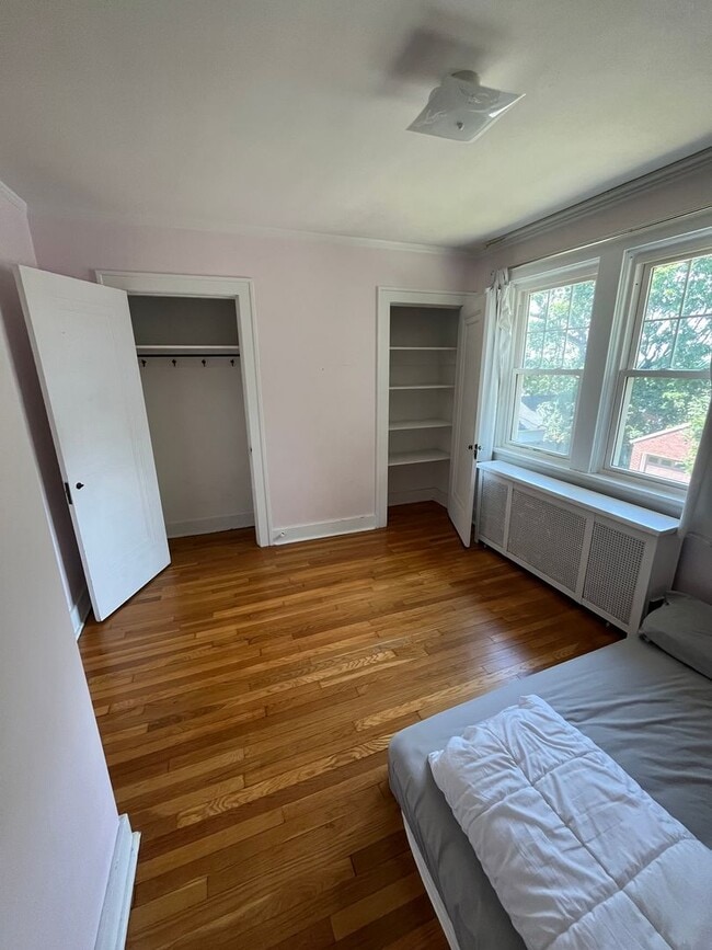 Building Photo - 3 Bedroom Squirrel Hill Home Available Now!