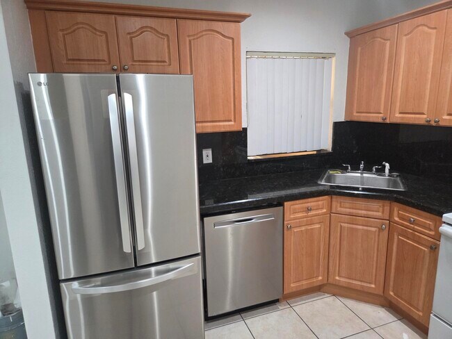 Building Photo - 3840 Coral Tree Cir
