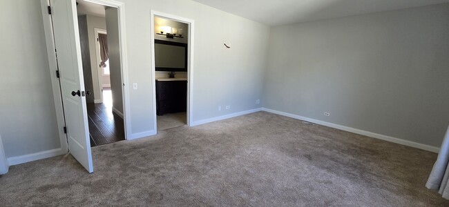 Building Photo - 3122 Cambria Ct