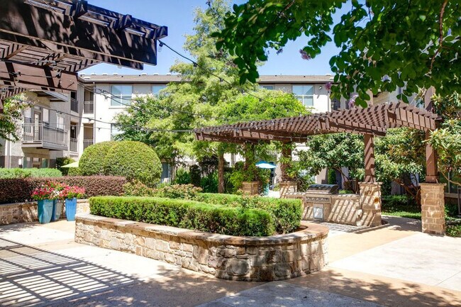 Building Photo - 13005 Meandering Way