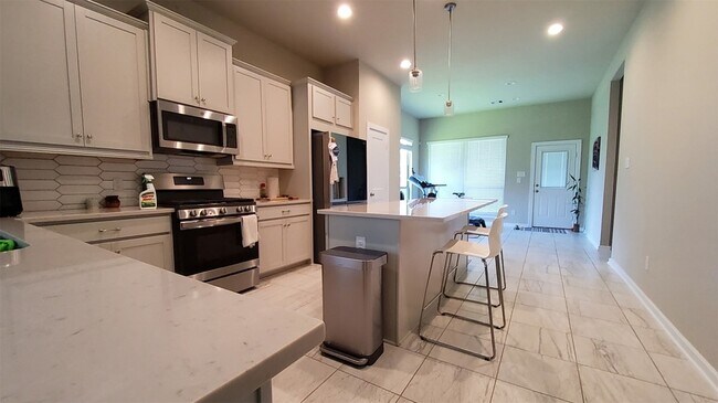 Building Photo - 305 Rise Ln