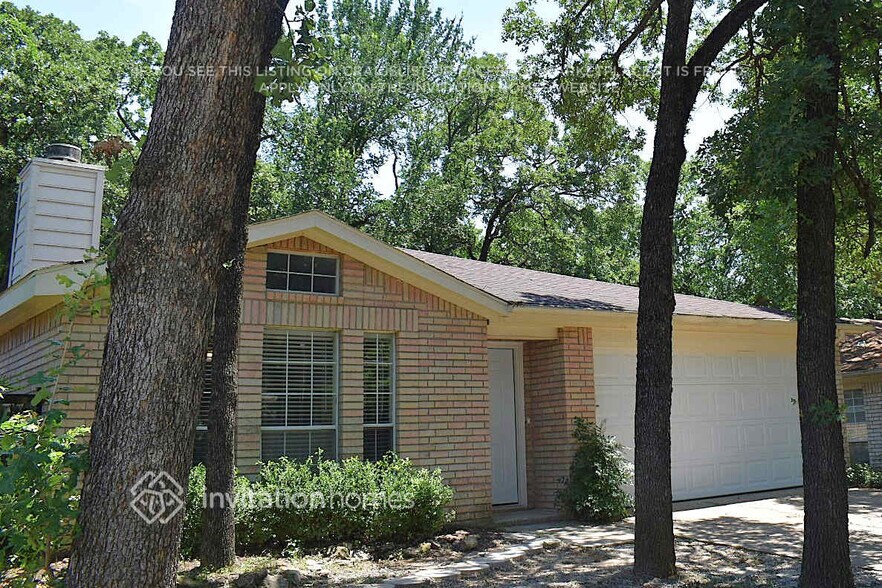 Building Photo - 1111 Hidden Creek Dr