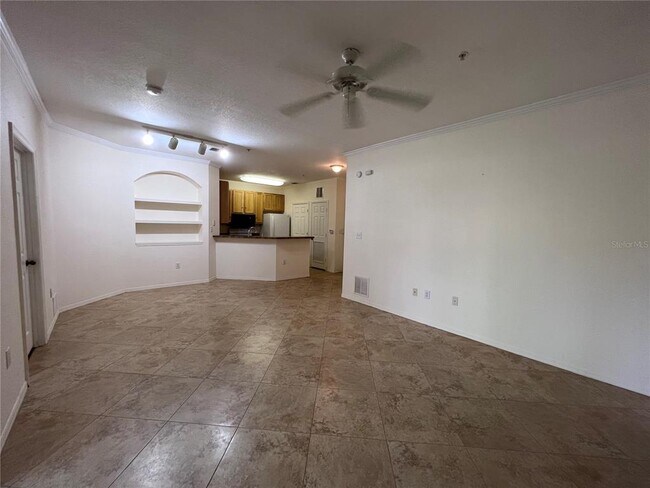 Building Photo - 10105 Courtney Oaks Cir