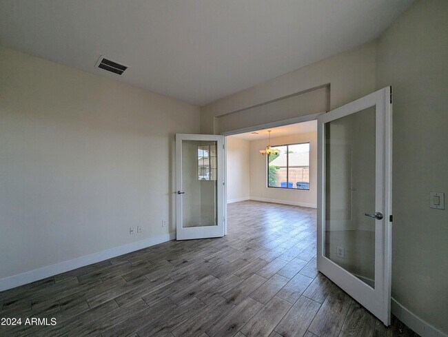 Building Photo - 15432 W Tasha Cir