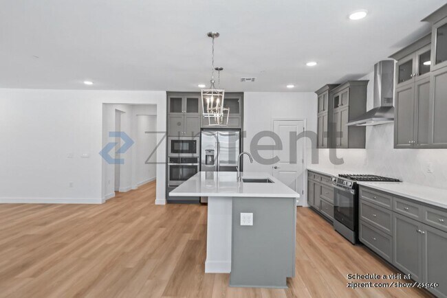 Building Photo - 439 Monastery Dr