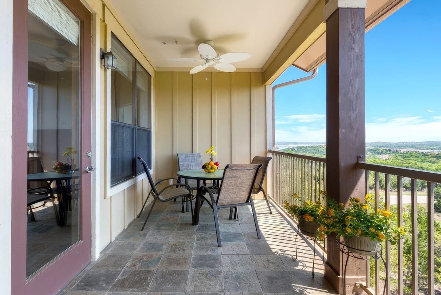 Building Photo - 17901 Edgewood Way