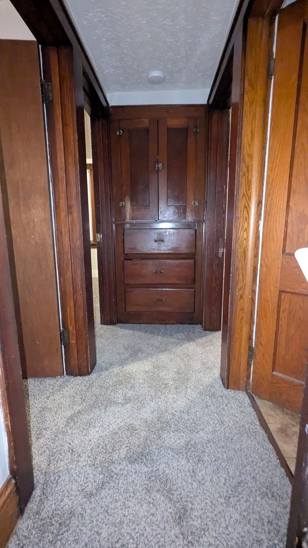 Building Photo - Charming 3-bedroom, 1-bathroom home located in the vibrant city of Akron