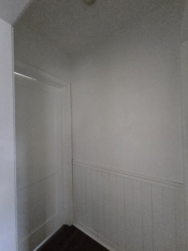 Building Photo - 522 S Glendale St