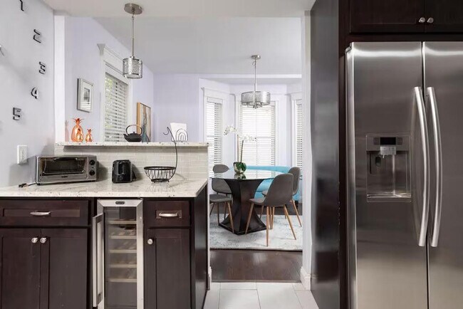 Building Photo - 810 Broadway-SI ID1511377P