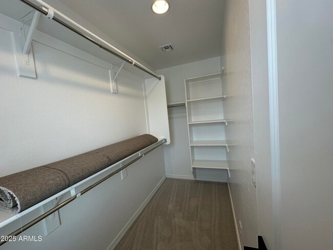 Building Photo - 1223 W Sparrow Dr