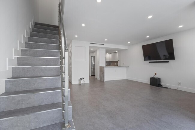 Building Photo - 111 Briny Ave