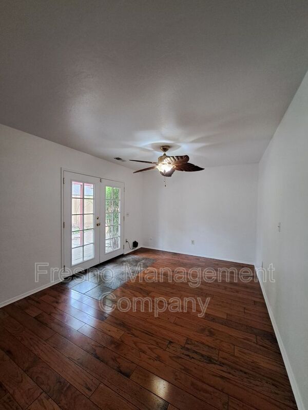 Building Photo - 6690 N Feland Ave