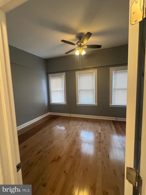 Building Photo - 3221 Lyndale Ave